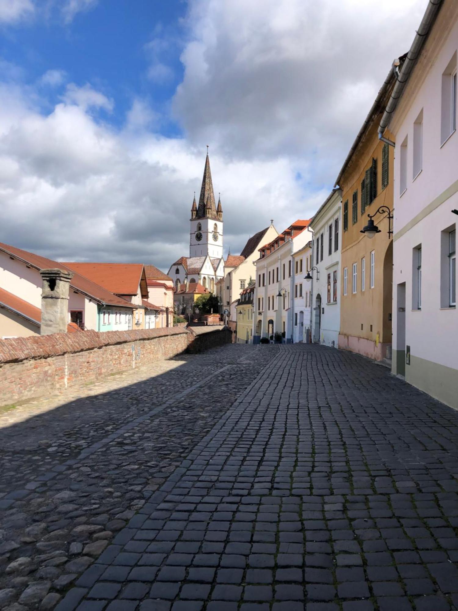 Stone Way Apartment Sibiu Buitenkant foto